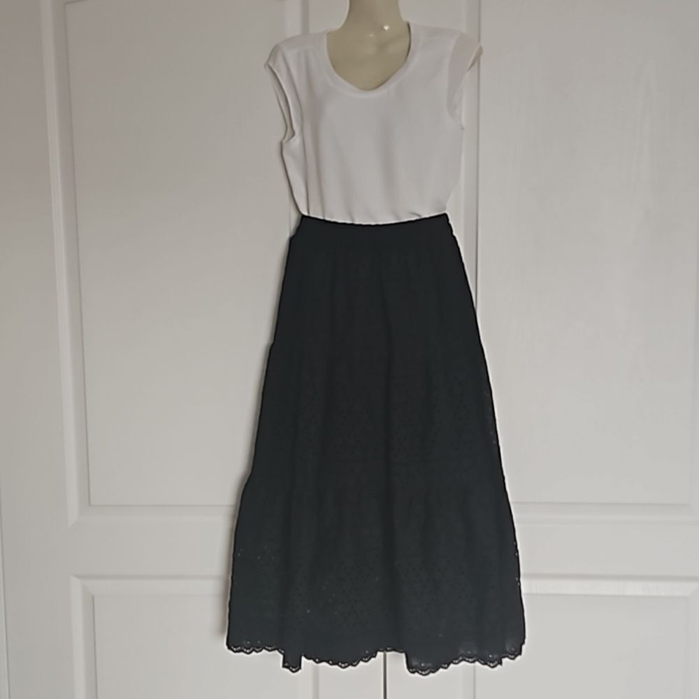 Suzy Shier Bundle 2 Piece Sleeveless Top & Eyelet Embroidery Maxi Skirt XS Black